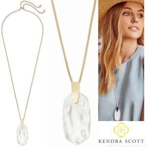 NWOT Kendra Scott Inez Mother of Pearl Adjustable Goldtone Chain Pendant